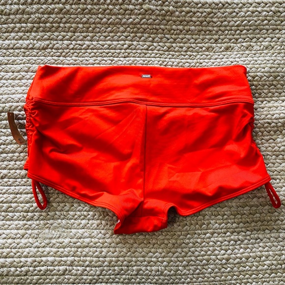 Victoria’s Secret Gym To Swim Shorts - Picture 5 of 10